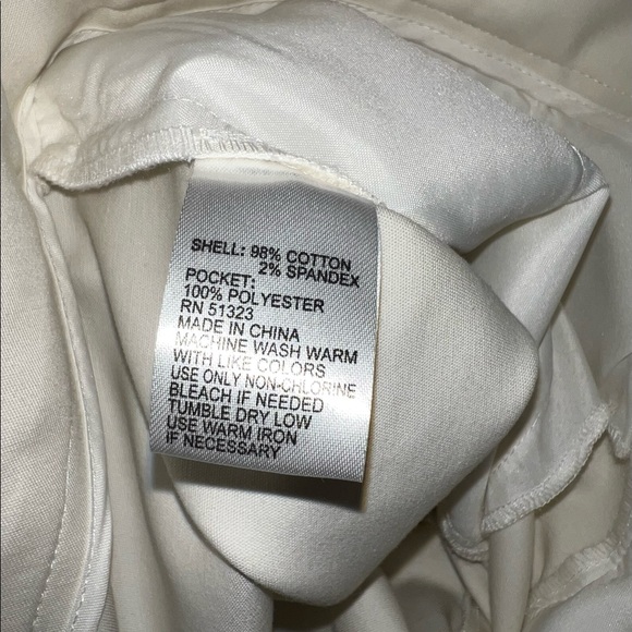 Cremieux cream colored shorts - Picture 7 of 9